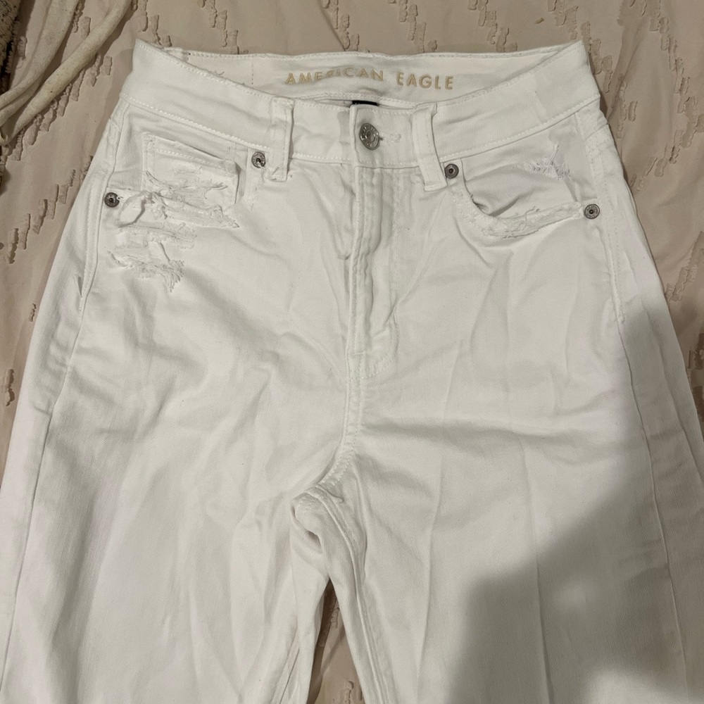 American Eagle White Mom Jeans